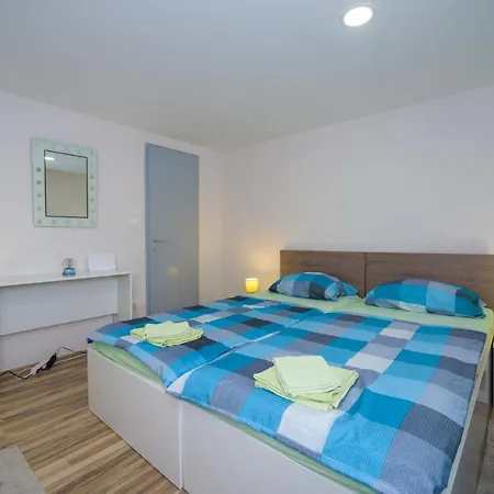 Apartman With A Parking Space Kastel Sucurac, Kastela - 15430